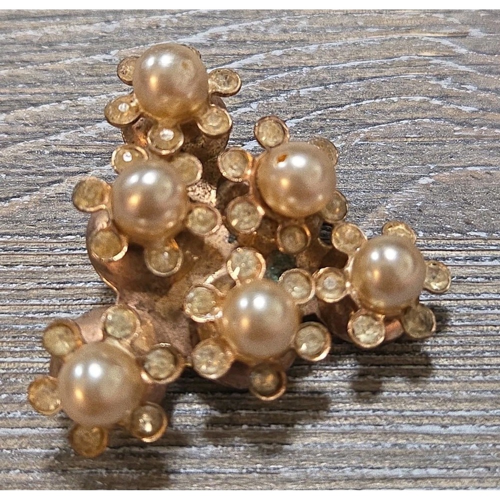 Faux Pearls Rhinestone Gold Tone Pendant Vintage Avon